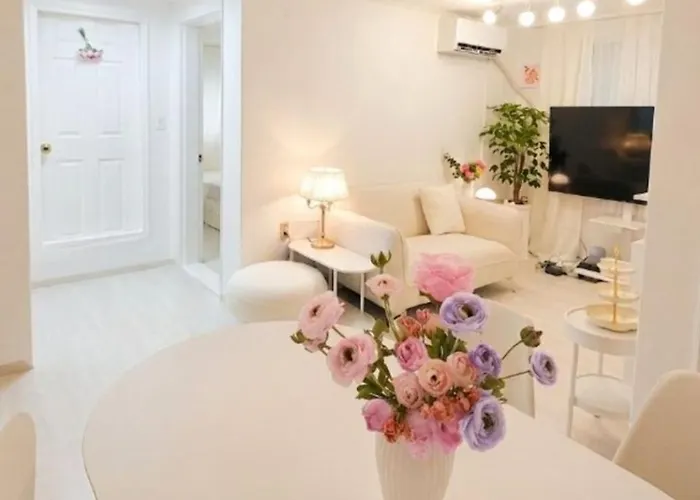 New강남10분,호텔식2Br,2호선 방배역 5분,홍대,성수,코엑스,공항버스,내방5분,고속터미널