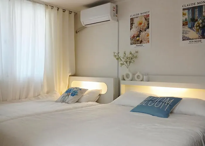 New강남10분,호텔식2Br,2호선 방배역 5분,홍대,성수,코엑스,공항버스,내방5분,고속터미널