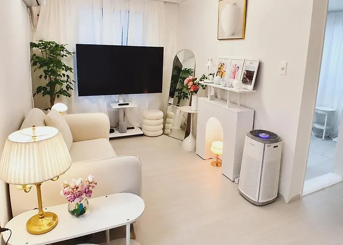 New강남10분,호텔식2Br,2호선 방배역 5분,홍대,성수,코엑스,공항버스,내방5분,고속터미널 Seoul