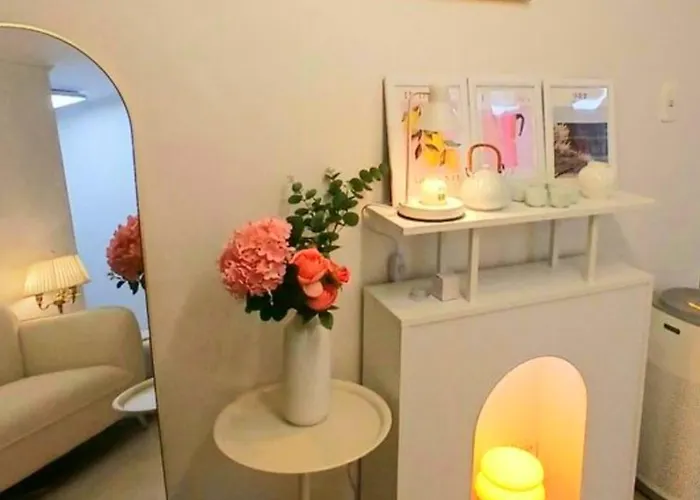 New강남10분,호텔식2Br,2호선 방배역 5분,홍대,성수,코엑스,공항버스,내방5분,고속터미널 Apartment *