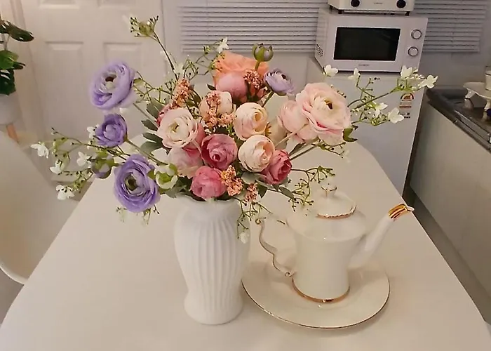 Apartment New강남10분,호텔식2Br,2호선 방배역 5분,홍대,성수,코엑스,공항버스,내방5분,고속터미널 Seoul
