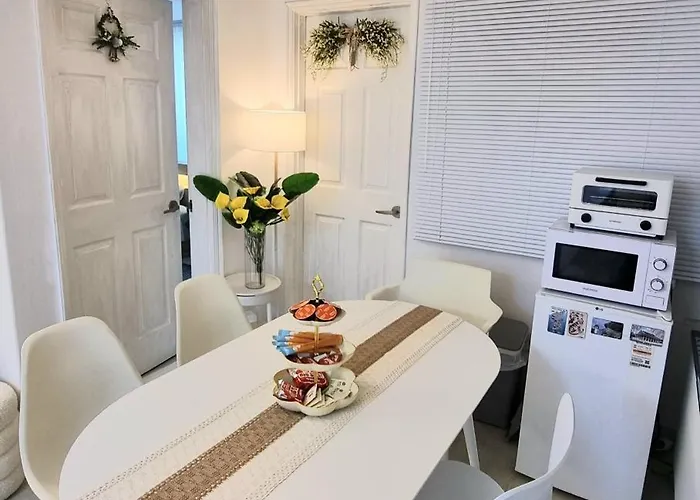 New강남10분,호텔식2Br,2호선 방배역 5분,홍대,성수,코엑스,공항버스,내방5분,고속터미널 Apartment
