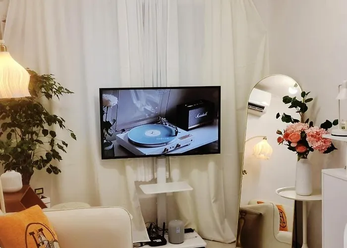 Apartment New강남10분,호텔식2Br,2호선 방배역 5분,홍대,성수,코엑스,공항버스,내방5분,고속터미널 Seoul
