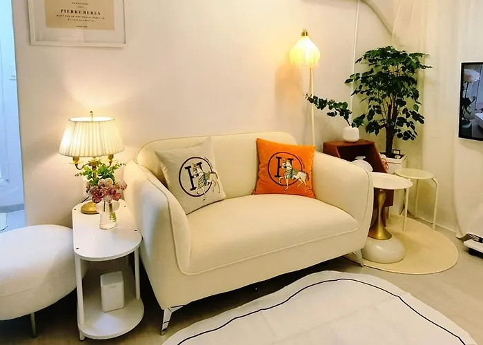 Apartment New강남10분,호텔식2Br,2호선 방배역 5분,홍대,성수,코엑스,공항버스,내방5분,고속터미널 Seoul