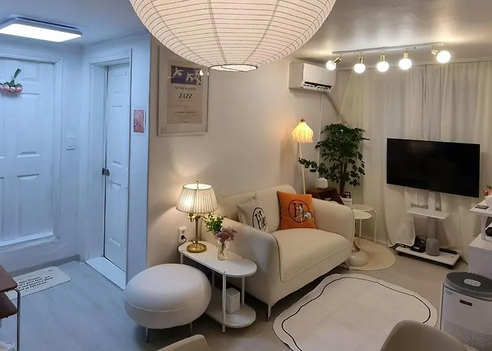New강남10분,호텔식2Br,2호선 방배역 5분,홍대,성수,코엑스,공항버스,내방5분,고속터미널 *