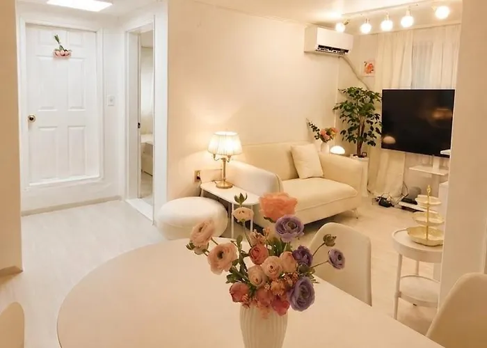 New강남10분,호텔식2Br,2호선 방배역 5분,홍대,성수,코엑스,공항버스,내방5분,고속터미널 Seoul