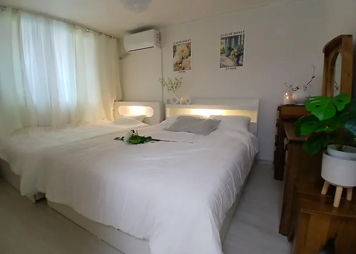 New강남10분,호텔식2Br,2호선 방배역 5분,홍대,성수,코엑스,공항버스,내방5분,고속터미널