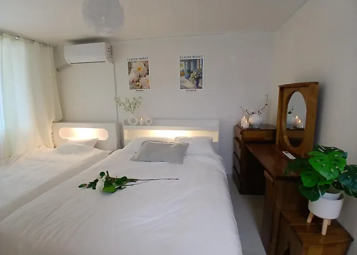 New강남10분,호텔식2Br,2호선 방배역 5분,홍대,성수,코엑스,공항버스,내방5분,고속터미널 Apartment Seoul