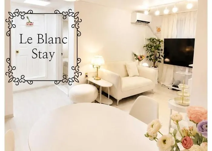 New강남10분,호텔식2Br,2호선 방배역 5분,홍대,성수,코엑스,공항버스,내방5분,고속터미널 Apartment *
